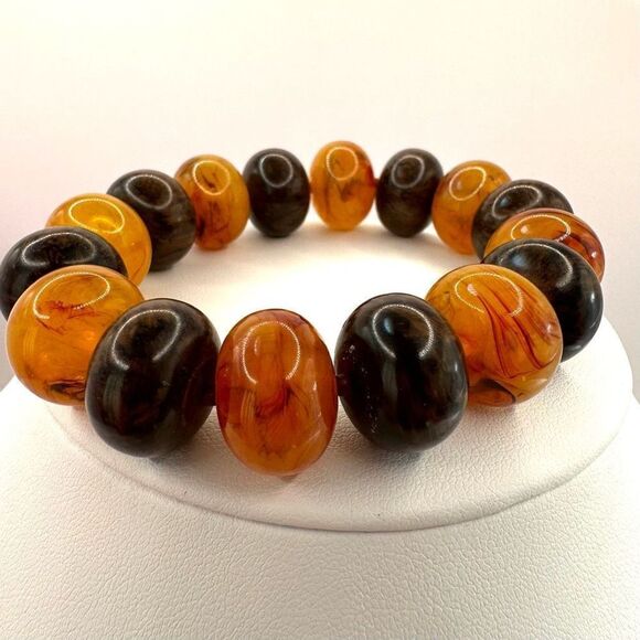 Orange and brown beaded stretchy bracelet - Picture 2 of 7